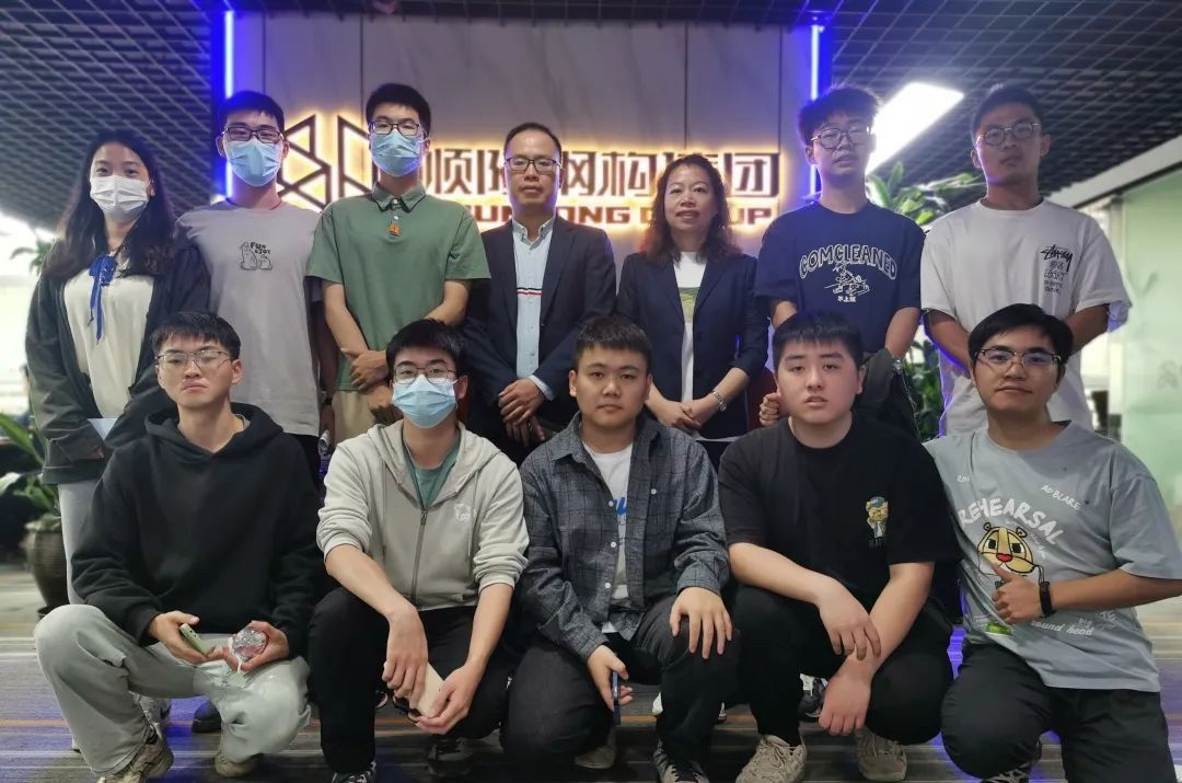 �����ഺ��̤��ǰ�С����ʼҹ��ʸֹ�����Ϊ���ݴ�ѧ�޽�����ѧԺ��ѧ�Ӿ���ʵϰʵ���Ӵ���